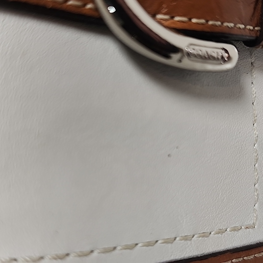 Vintage Coach Soho Wallet - Picture 5 of 16
